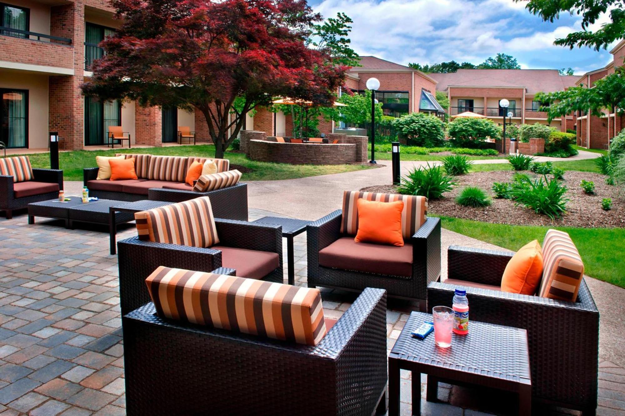 Hotel Courtyard By Marriott Hartford Windsor Airport Exterior foto
