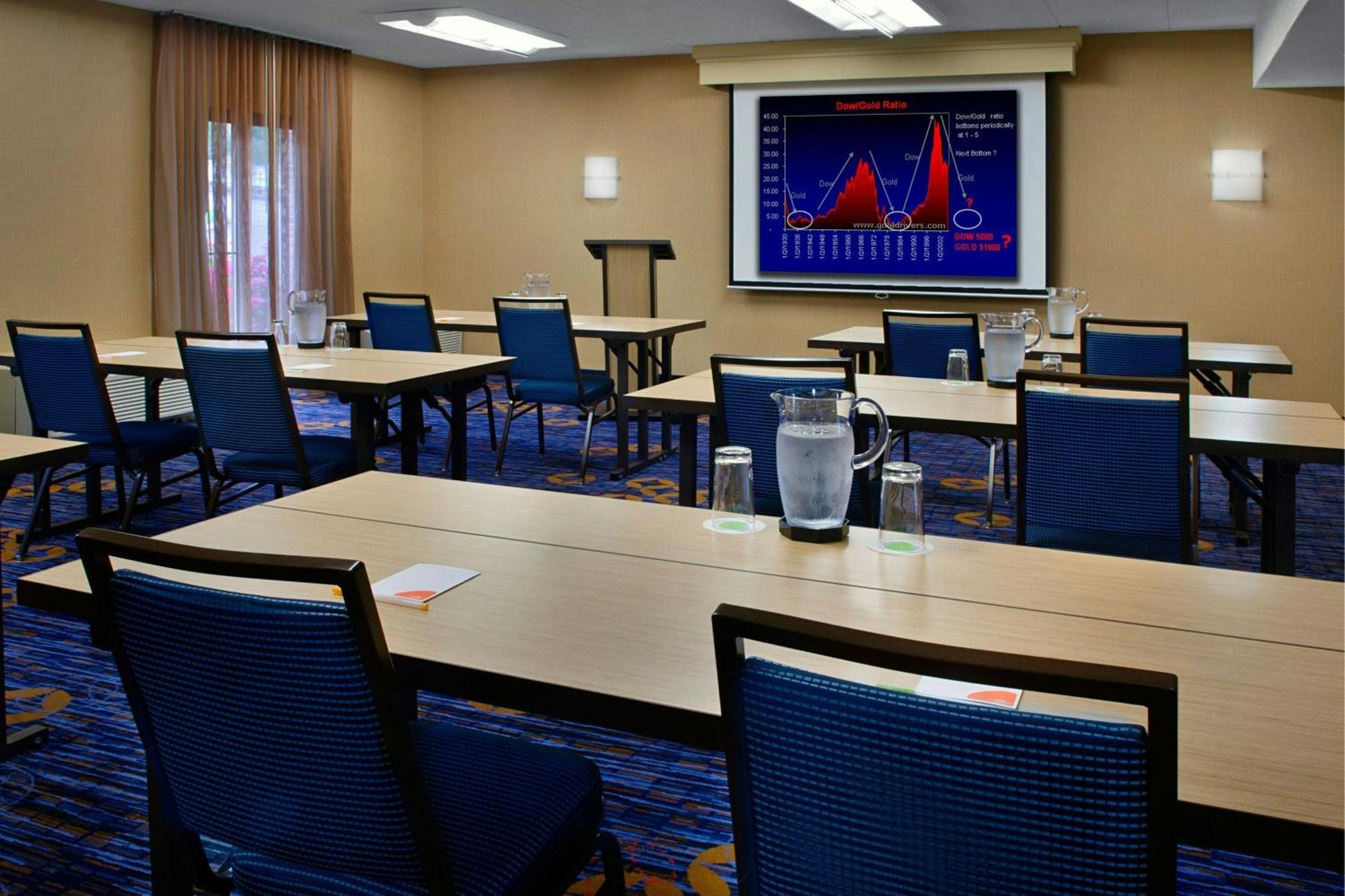 Hotel Courtyard By Marriott Hartford Windsor Airport Exterior foto